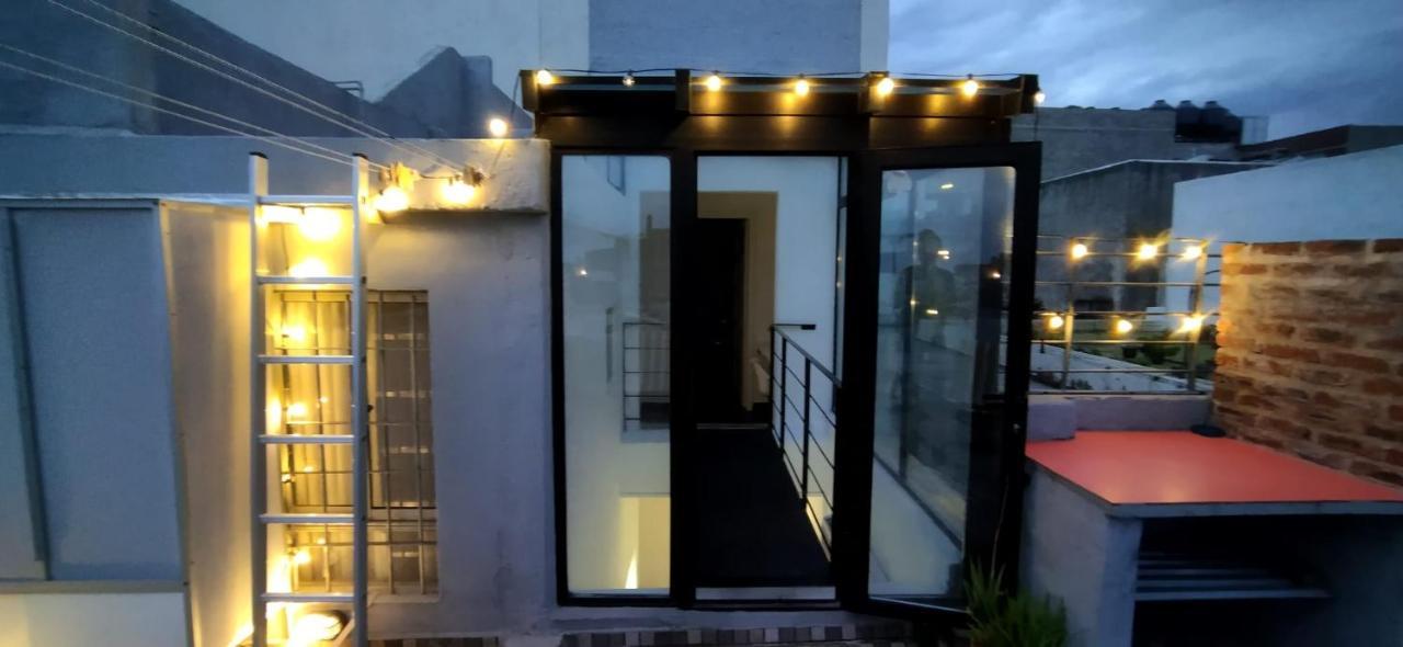 Вилла House With Large Terrace, Jacuzzi And Gated Parking For One Car Монтевидео Экстерьер фото