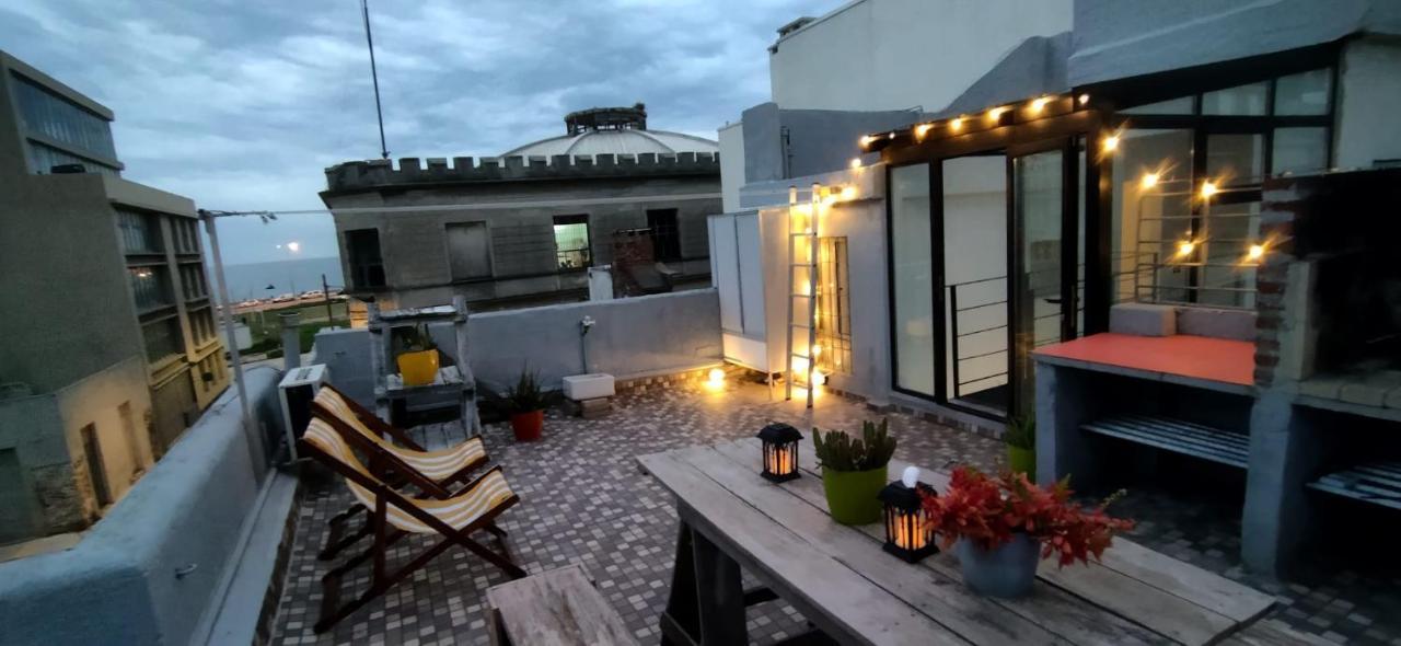 Вилла House With Large Terrace, Jacuzzi And Gated Parking For One Car Монтевидео Экстерьер фото