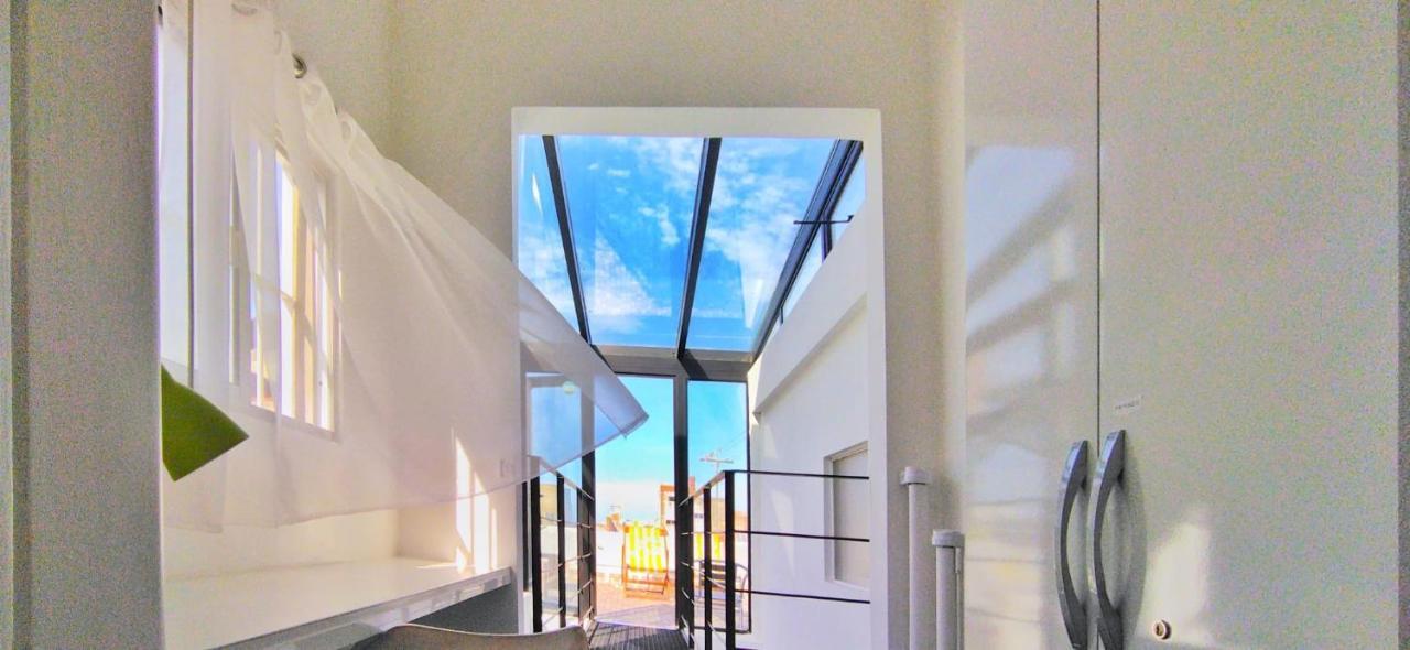 Вилла House With Large Terrace, Jacuzzi And Gated Parking For One Car Монтевидео Экстерьер фото