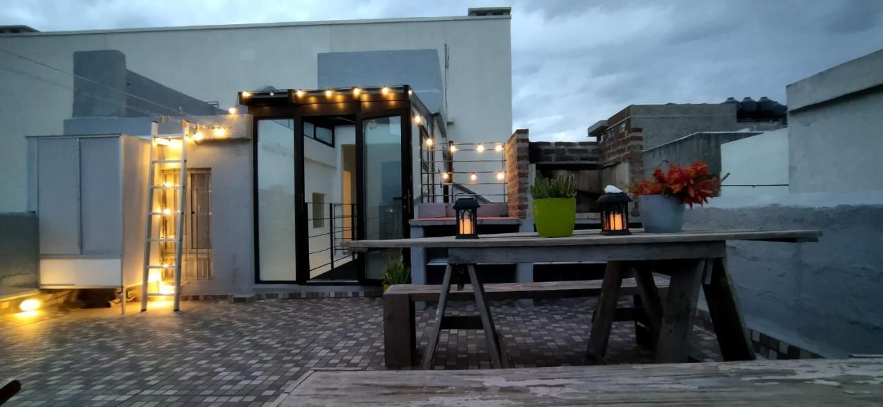 Вилла House With Large Terrace, Jacuzzi And Gated Parking For One Car Монтевидео Экстерьер фото