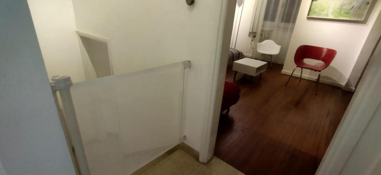 Вилла House With Large Terrace, Jacuzzi And Gated Parking For One Car Монтевидео Экстерьер фото