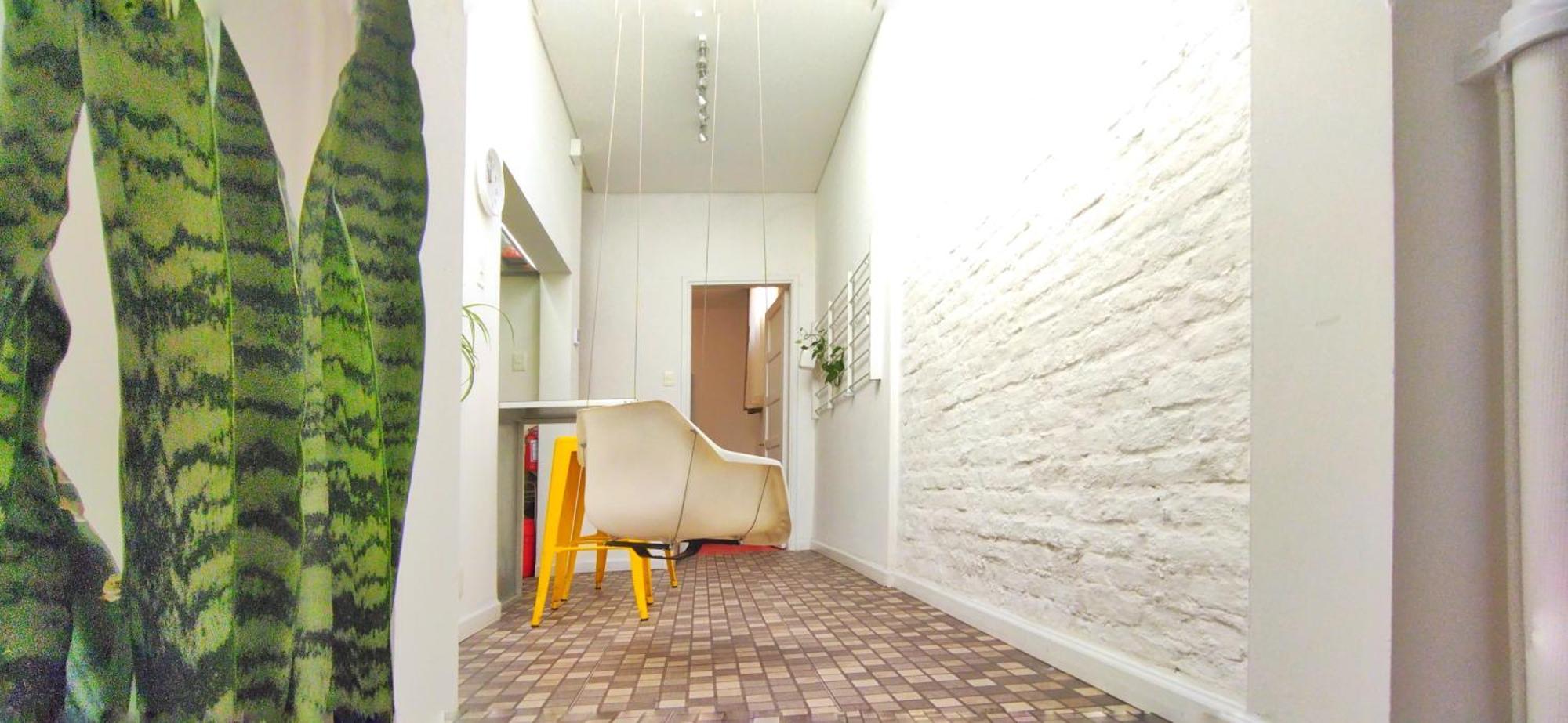 Вилла House With Large Terrace, Jacuzzi And Gated Parking For One Car Монтевидео Экстерьер фото