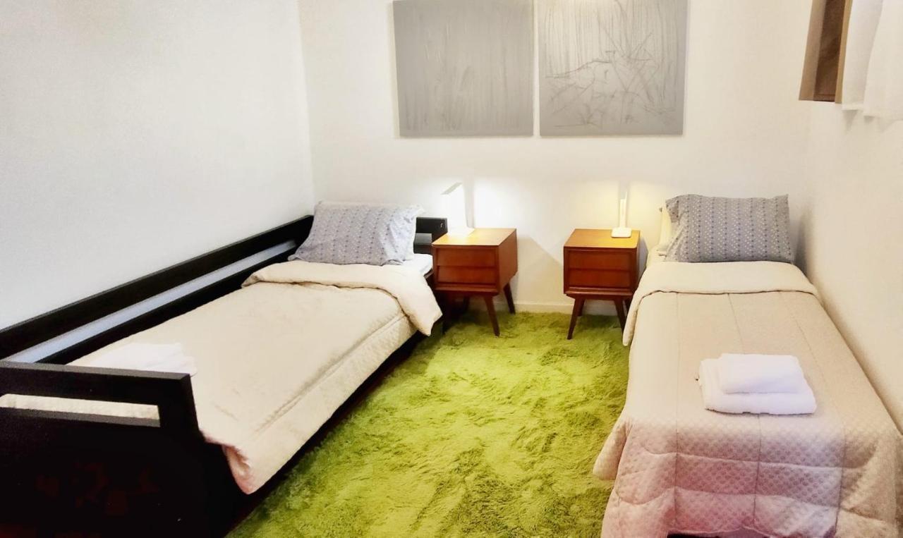 Вилла House With Large Terrace, Jacuzzi And Gated Parking For One Car Монтевидео Экстерьер фото